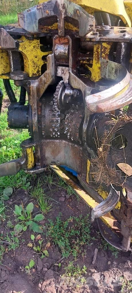 John Deere 1070 E Abbattitrici, Disboscatrici