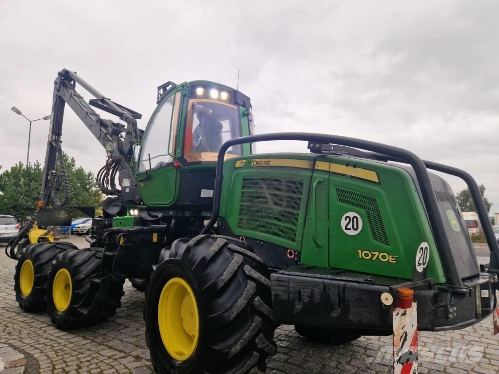 John Deere 1070 E Abbattitrici, Disboscatrici