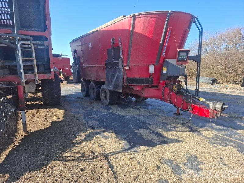 JF FEEDER VM 38 Alimentatori per animali