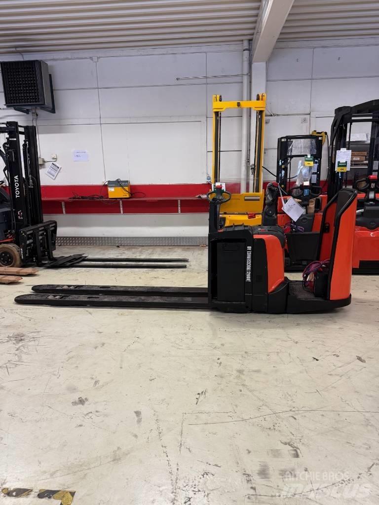 BT truck LPE 250 Carelli stoccatori  automatici-usati
