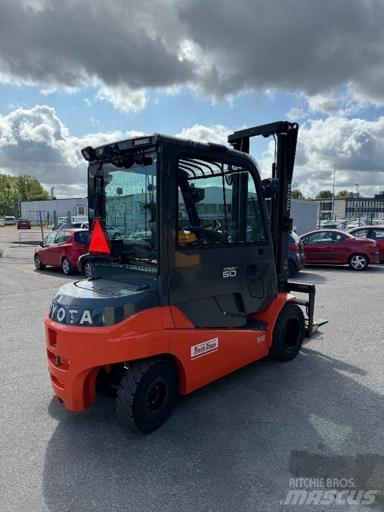 Toyota 8FBMT50 Carrelli elevatori elettrici