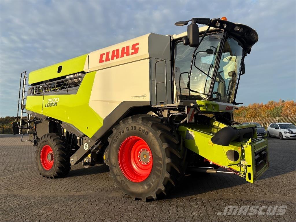 CLAAS LEXION 7500 Mietitrebbiatrici