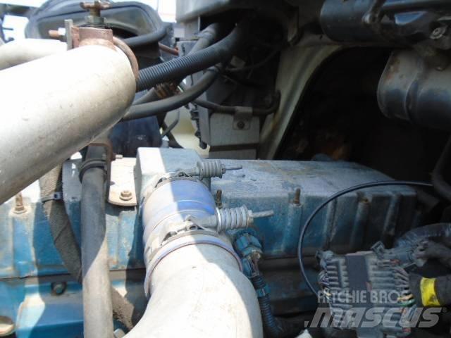 International 7500 Camion altro