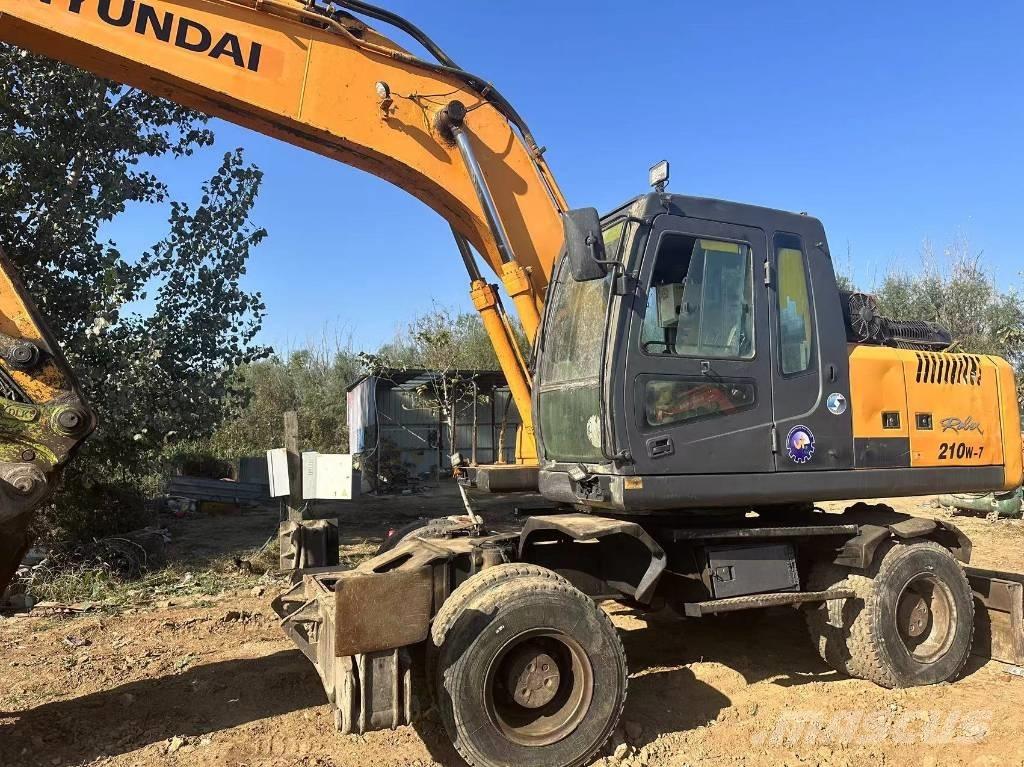 Hyundai R210W-9 Escavatori gommati