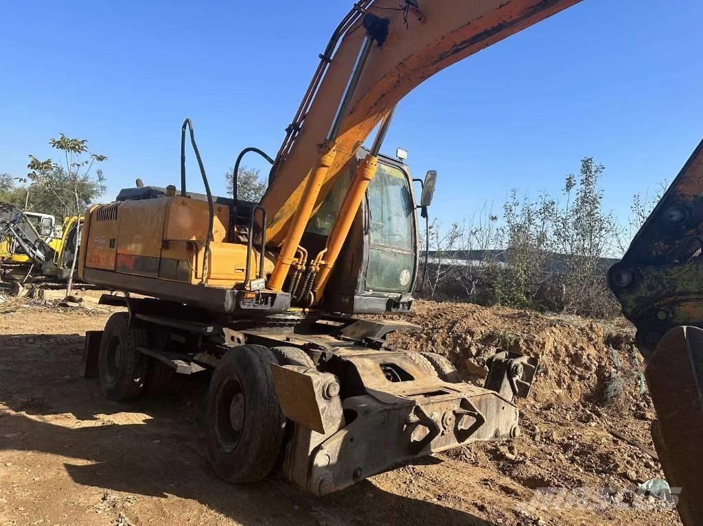 Hyundai R210W-9 Escavatori gommati