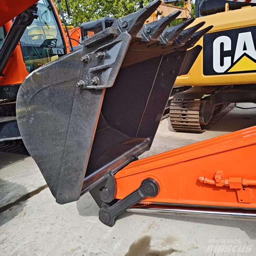 Doosan DX 225 Escavatori cingolati