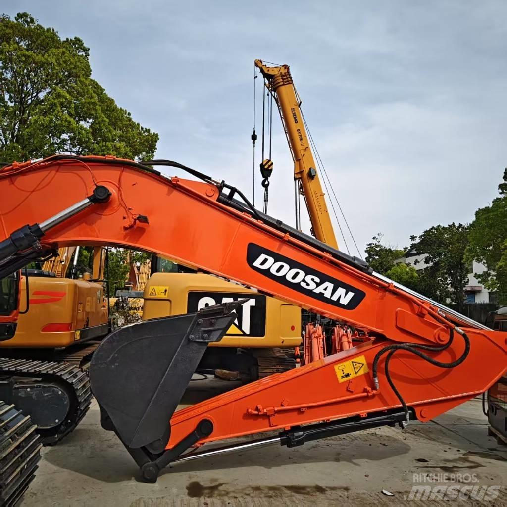 Doosan DX 225 Escavatori cingolati