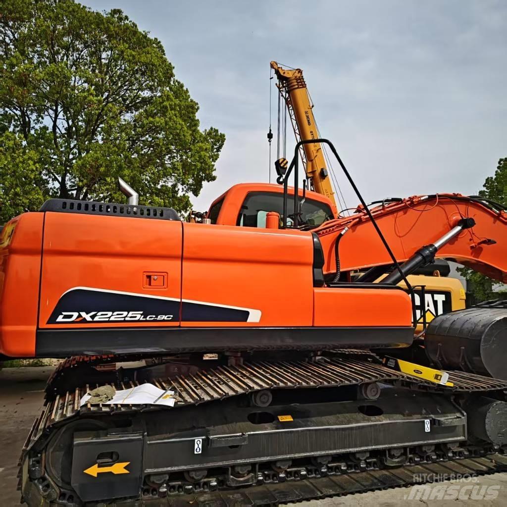 Doosan DX 225 Escavatori cingolati