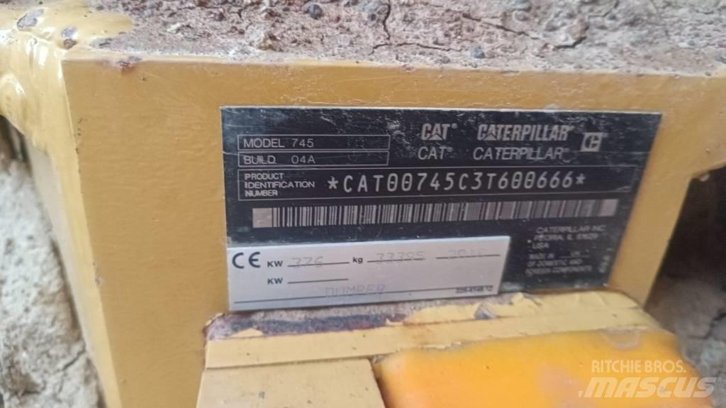 CAT 745 Dumpers articolati