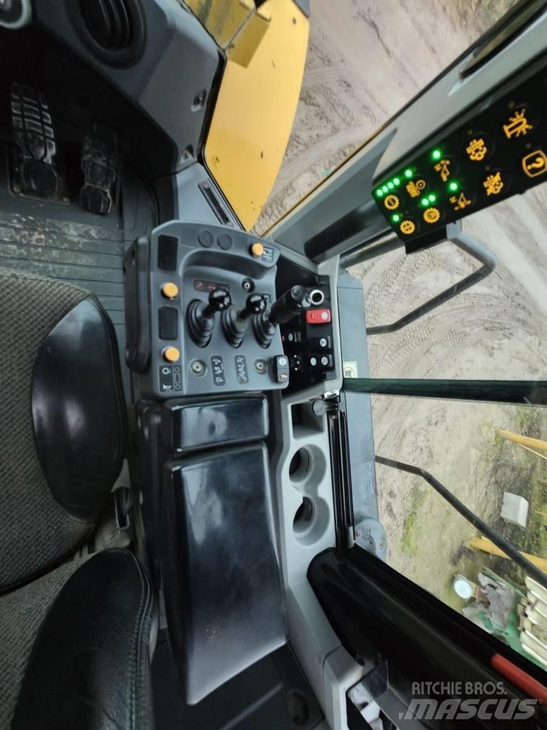 CAT 950M Pale gommate