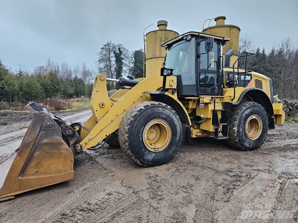 CAT 950M Pale gommate