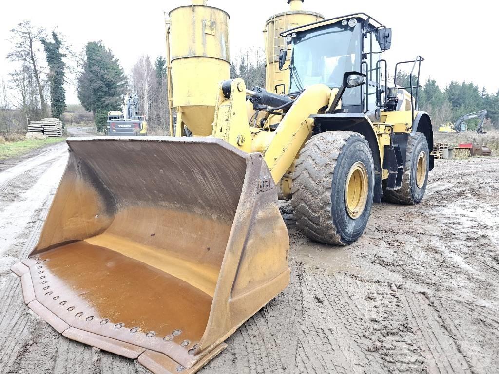 CAT 950M Pale gommate
