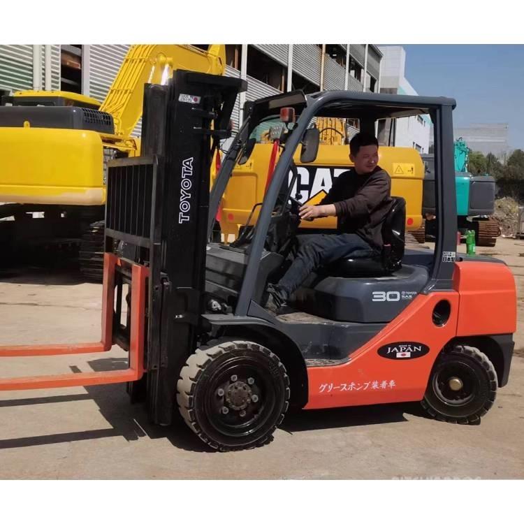 Toyota 8 FDN 30 Carrelli elevatori diesel