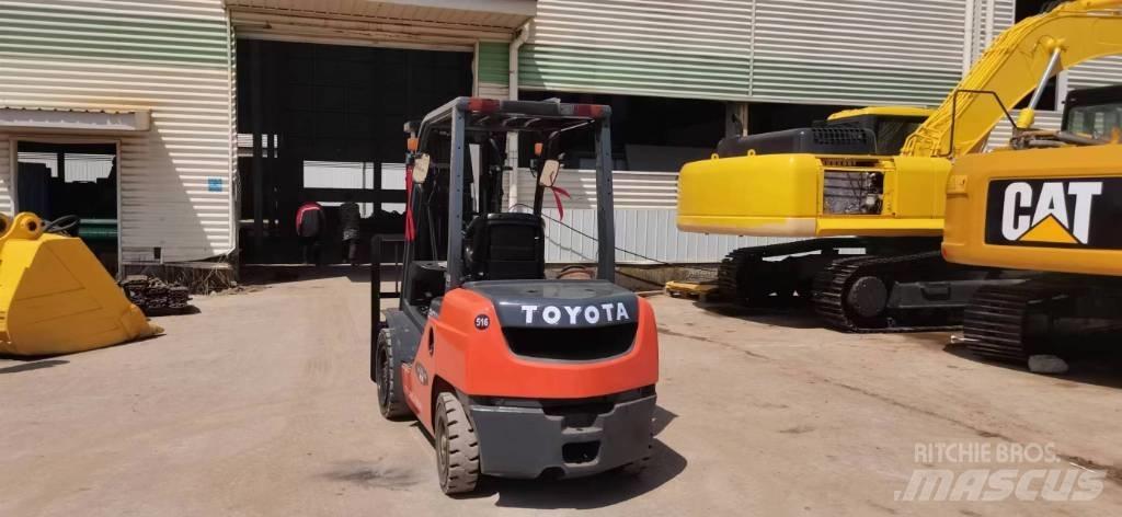 Toyota 8 FDN 30 Carrelli elevatori diesel