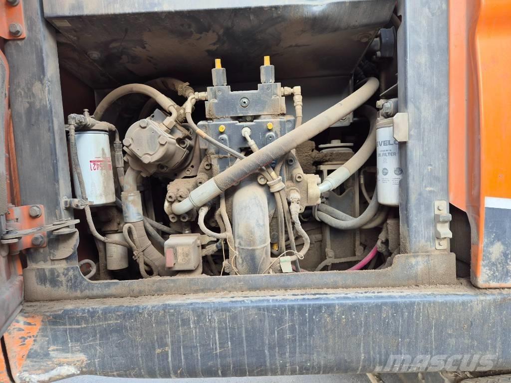 Doosan DX 210 W Escavatori gommati