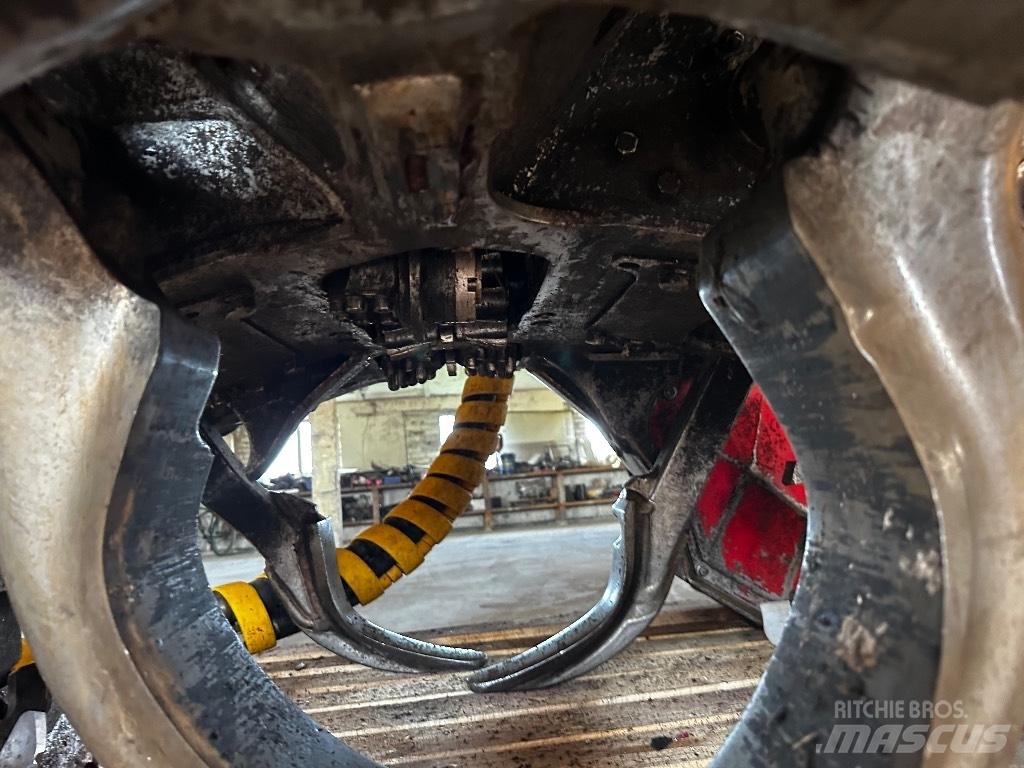 Komatsu C144 Decespugliatrici e trinciatrici idrauliche