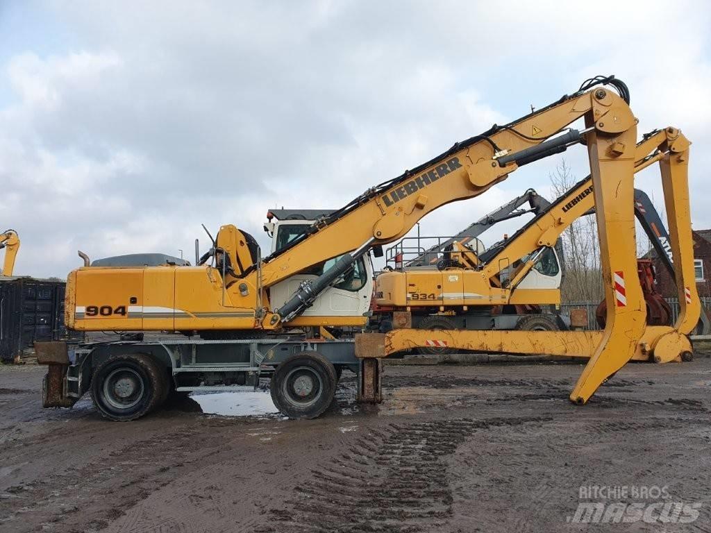 Liebherr A 904 C Movimentazione rifiuti