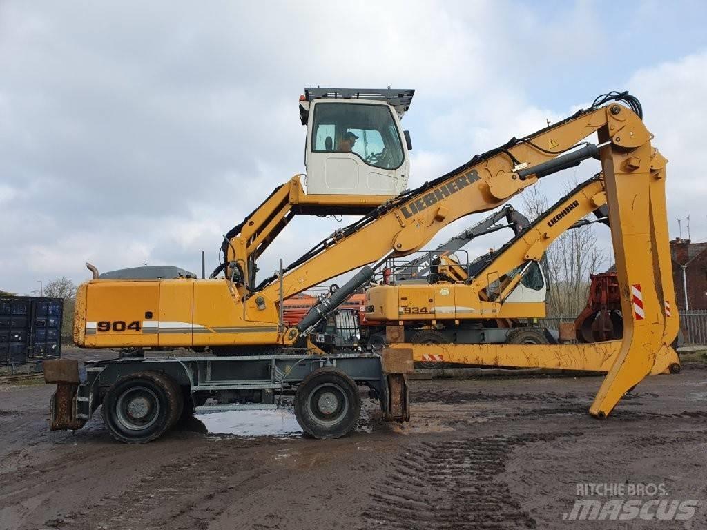 Liebherr A 904 C Movimentazione rifiuti