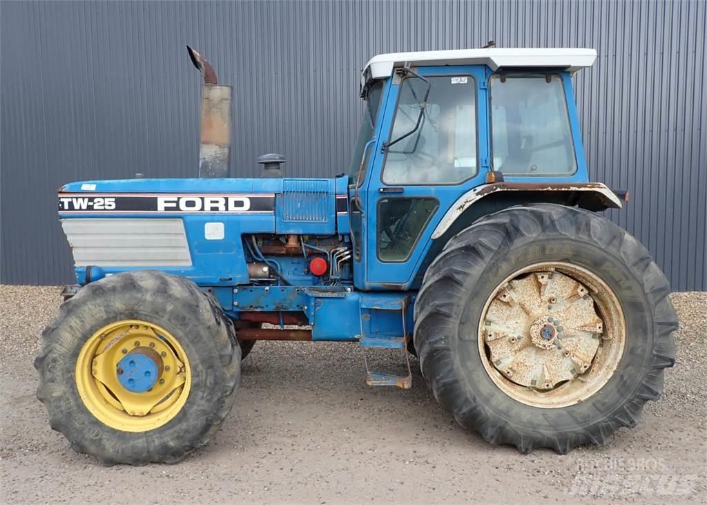 Ford TW25 Trattori