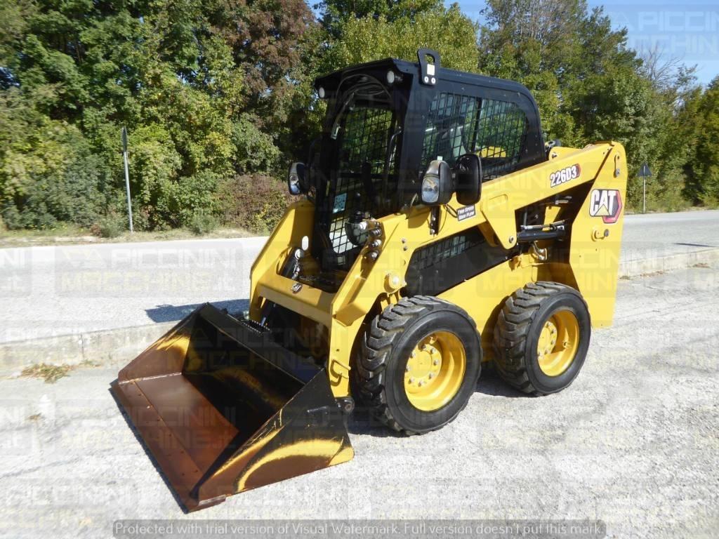 CAT 226D3 Mini Pale Gommate