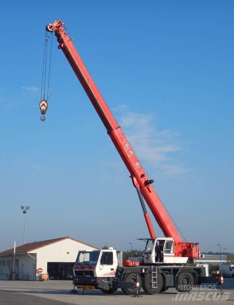 Grove GMK 3050 Gru per tutti i terreni