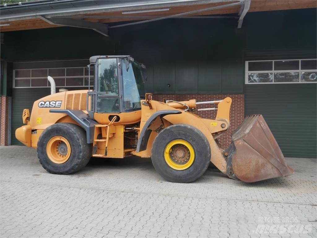 Case IH 821F Pale gommate