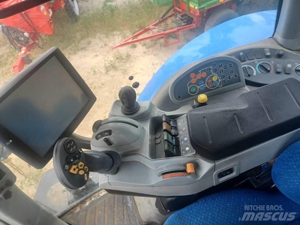 New Holland T 8.390 Trattori