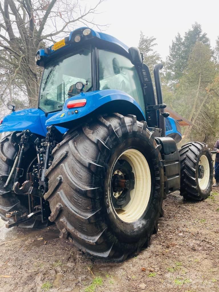 New Holland T 8.390 Trattori