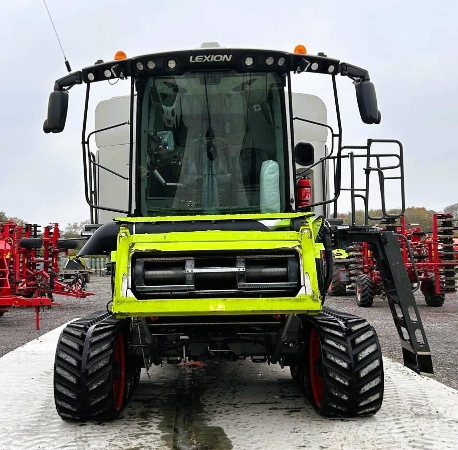 CLAAS Lexion 8900 TT Mietitrebbiatrici