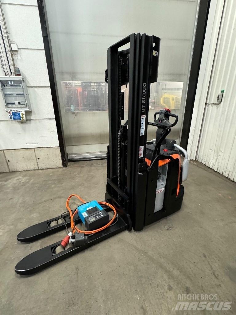 Toyota SPE120L Transpallet uomo a terra