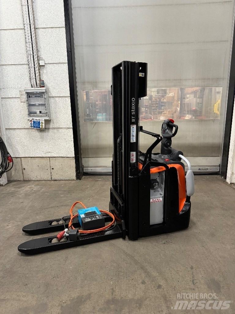 Toyota SPE120L Transpallet uomo a terra