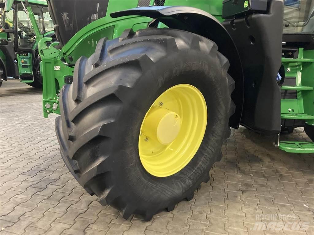 John Deere 6R 215 Trattori