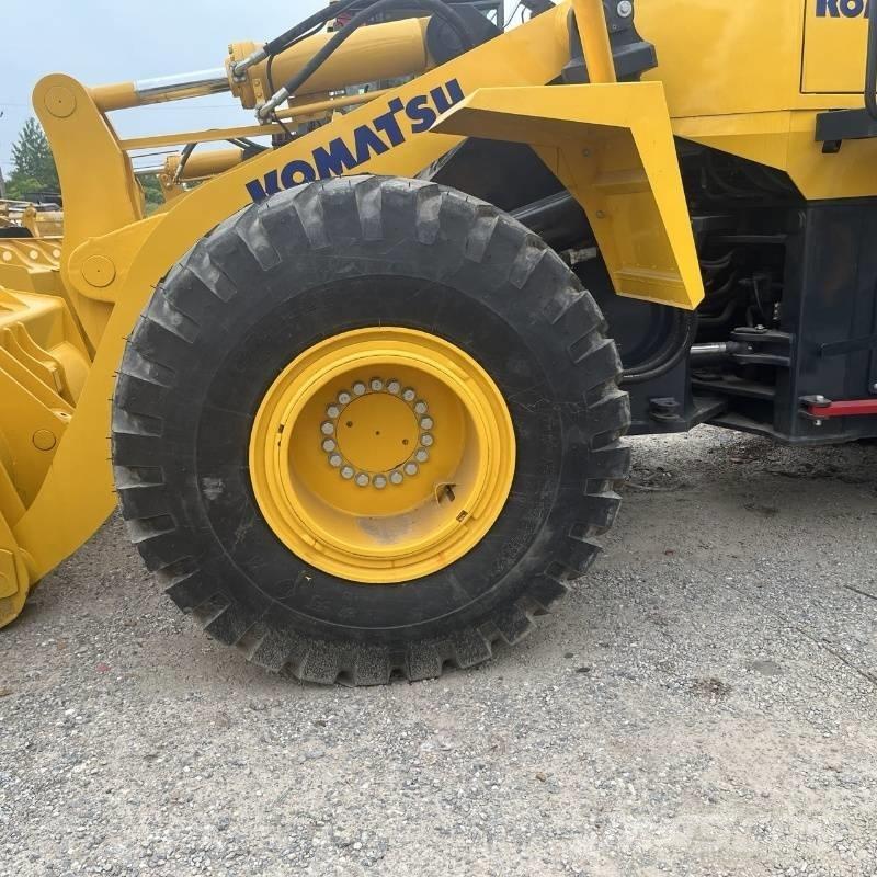 Komatsu WA 380 Pale gommate