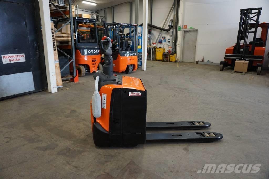 Toyota LPE220 Carrelli elevatori bassi a piattaforma