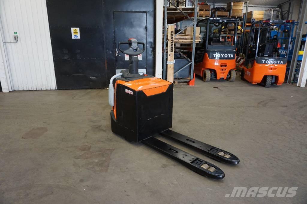 Toyota LPE220 Carrelli elevatori bassi a piattaforma