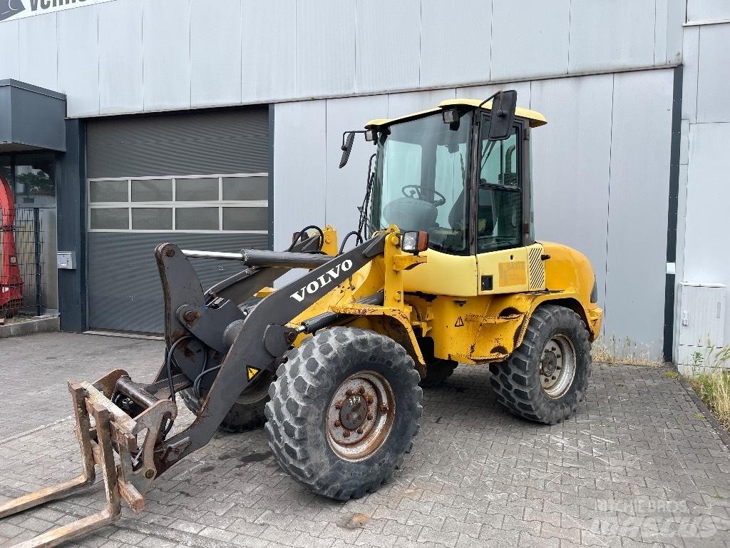 Volvo L 30 B Pale gommate