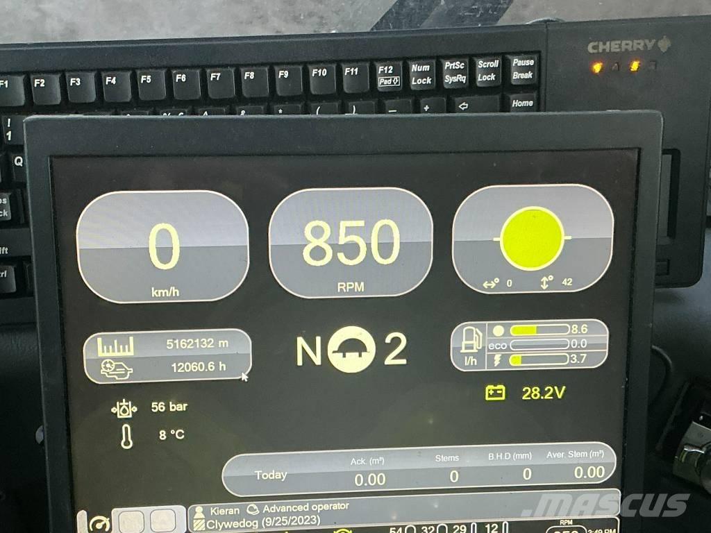 Komatsu 901 TX Abbattitrici, Disboscatrici