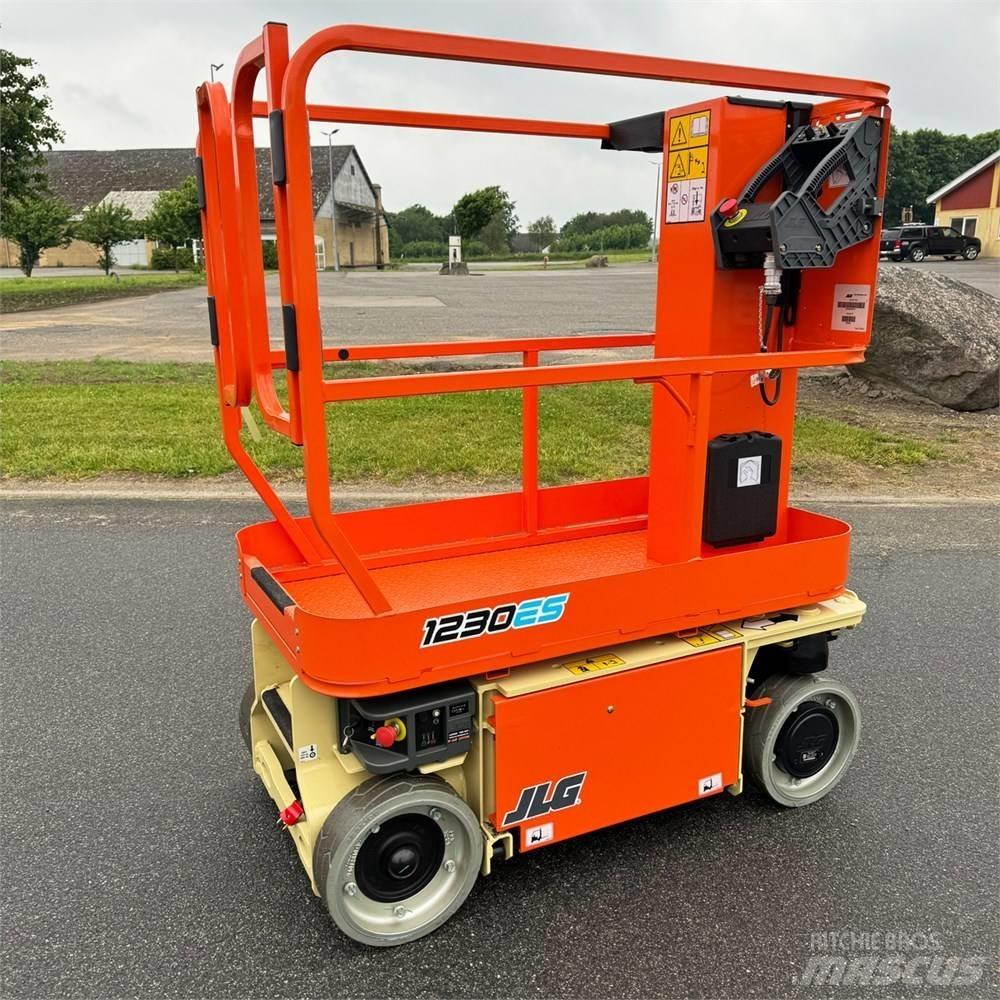 JLG 1230 ES Sollevatori verticali