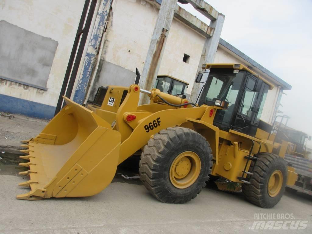 CAT 966 F Pale gommate