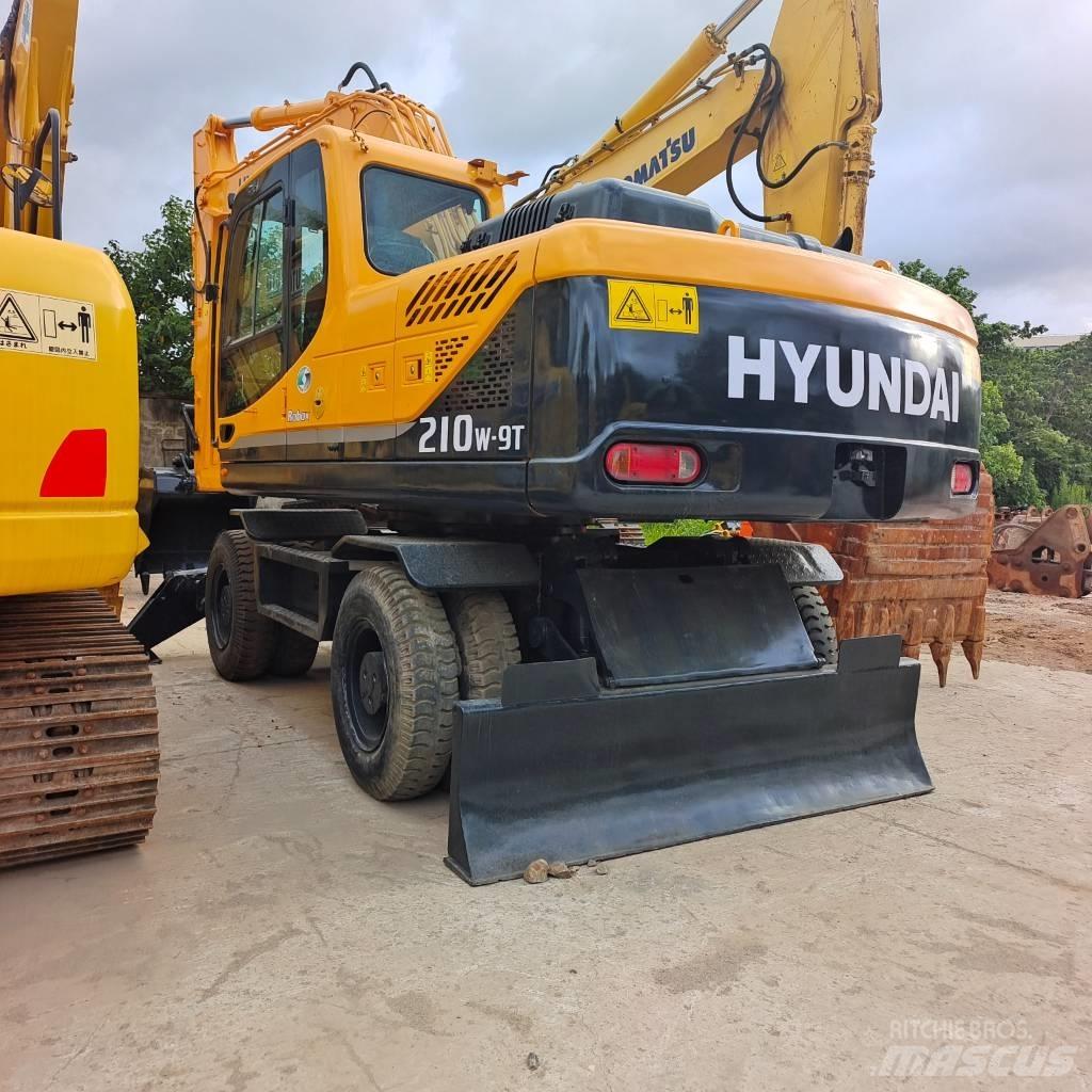 Hyundai 210W-9 Escavatori gommati