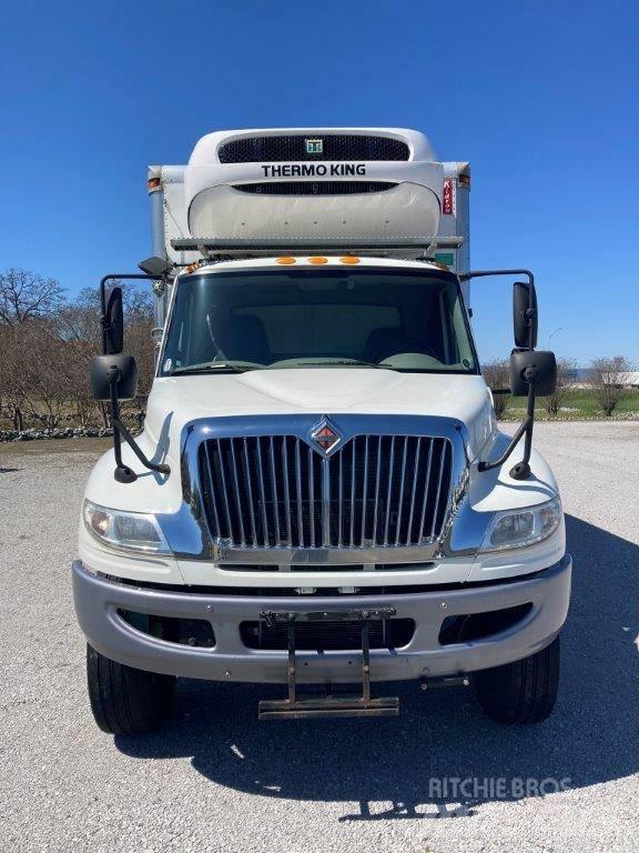 International 4300 Camion cassonati