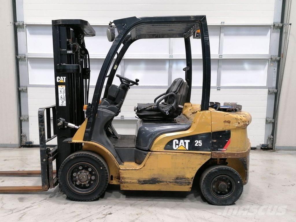 CAT GP25N Carrelli elevatori GPL
