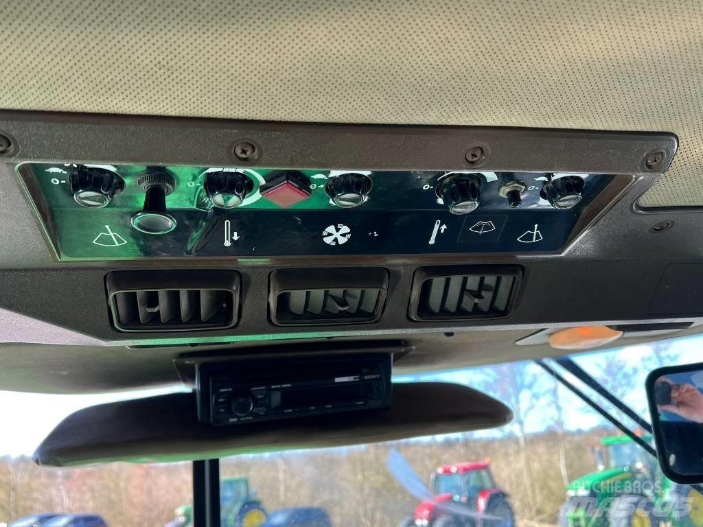 John Deere 4755 Trattori