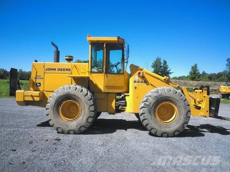 John Deere 644 D Pale gommate