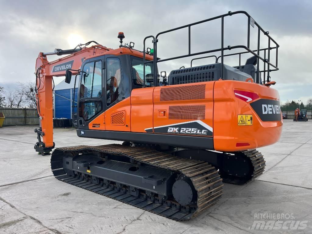 Develon DX 225 LC-7 Escavatori cingolati