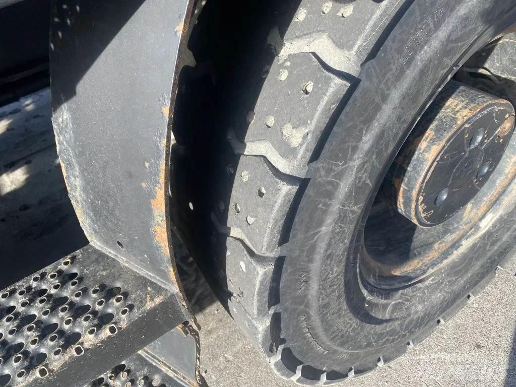 CAT M318F Escavatori gommati