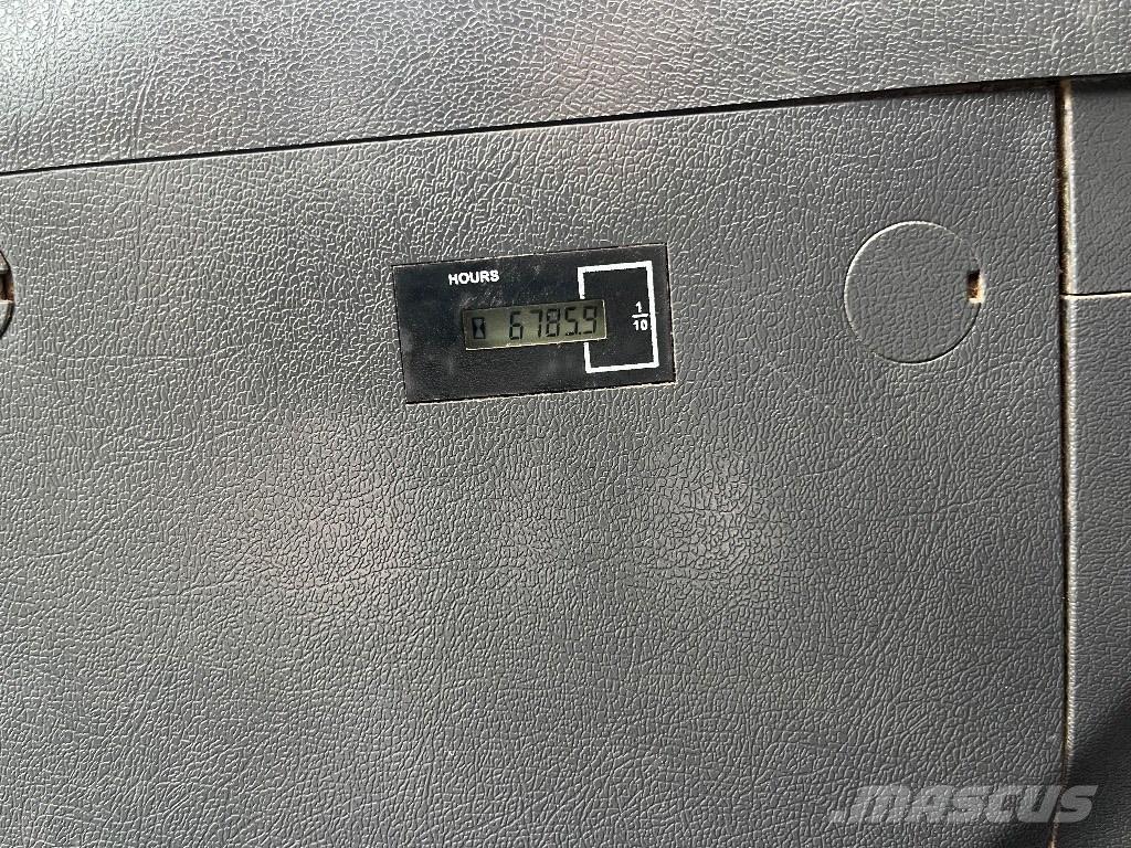 Hyundai HX220L Escavatori cingolati