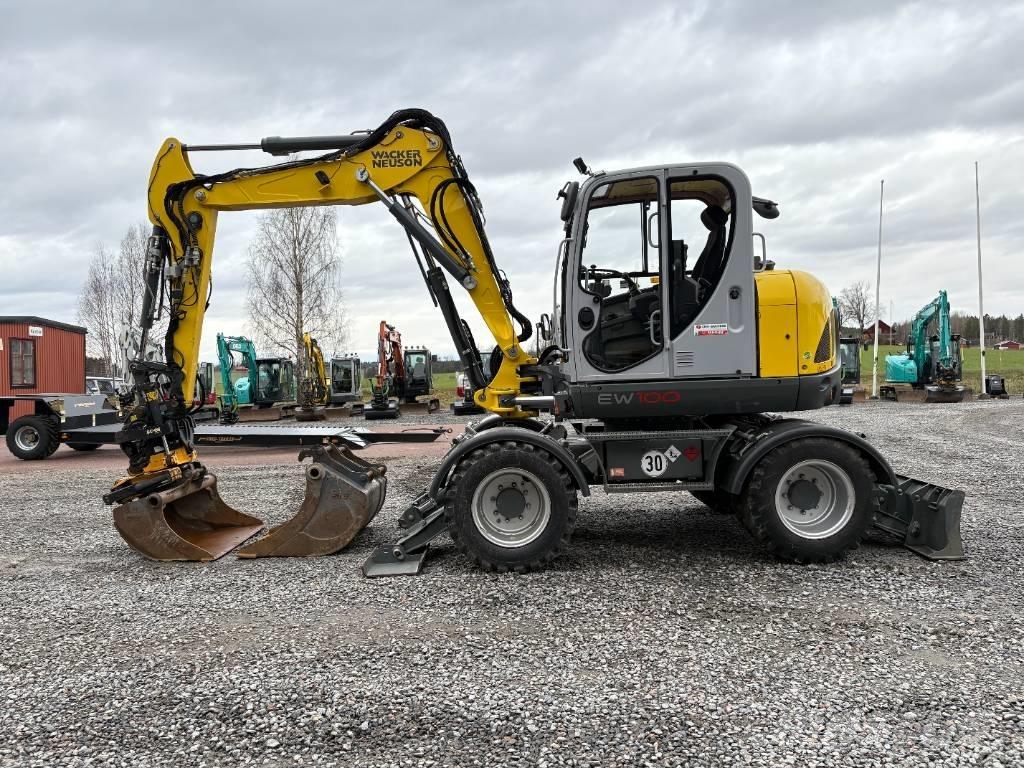 Wacker Neuson EW100 Escavatori gommati