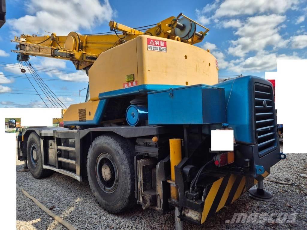 Kato KR 35 H Gru per terreni difficili