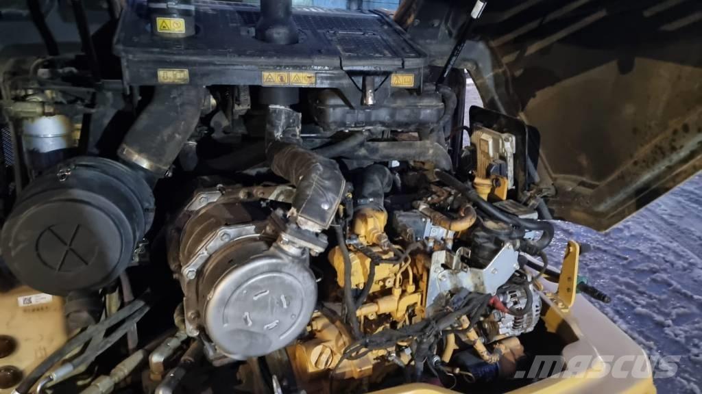 CAT 906M Pale gommate